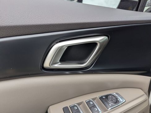 New 2026 Kia Carnival FWD image 19