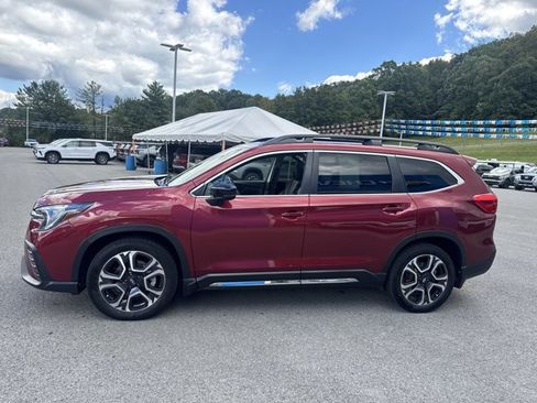 Used 2024 Subaru Ascent Limited w/ Technology Package image 8