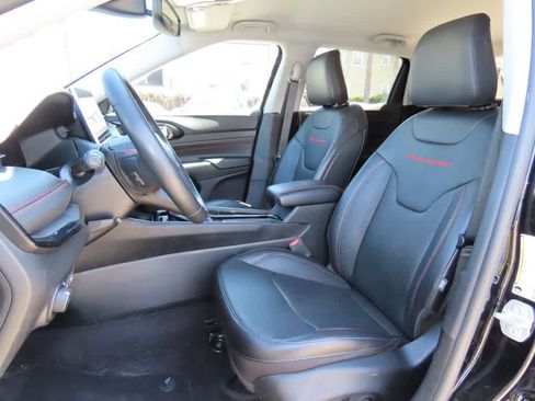 Used 2022 Jeep Compass Trailhawk w/ Trailhawk Elite Group image 14