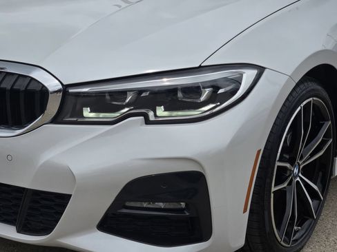 Used 2022 BMW 330i xDrive Sedan w/ M Sport Package AWD/4WD image 12