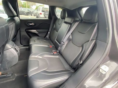 Used 2020 Jeep Cherokee Limited FWD image 23