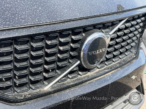 Used 2025 Volvo XC40 B5 Plus image 11
