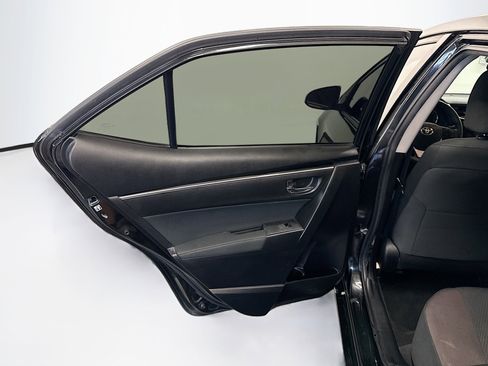 Used 2018 Toyota Corolla LE FWD image 24