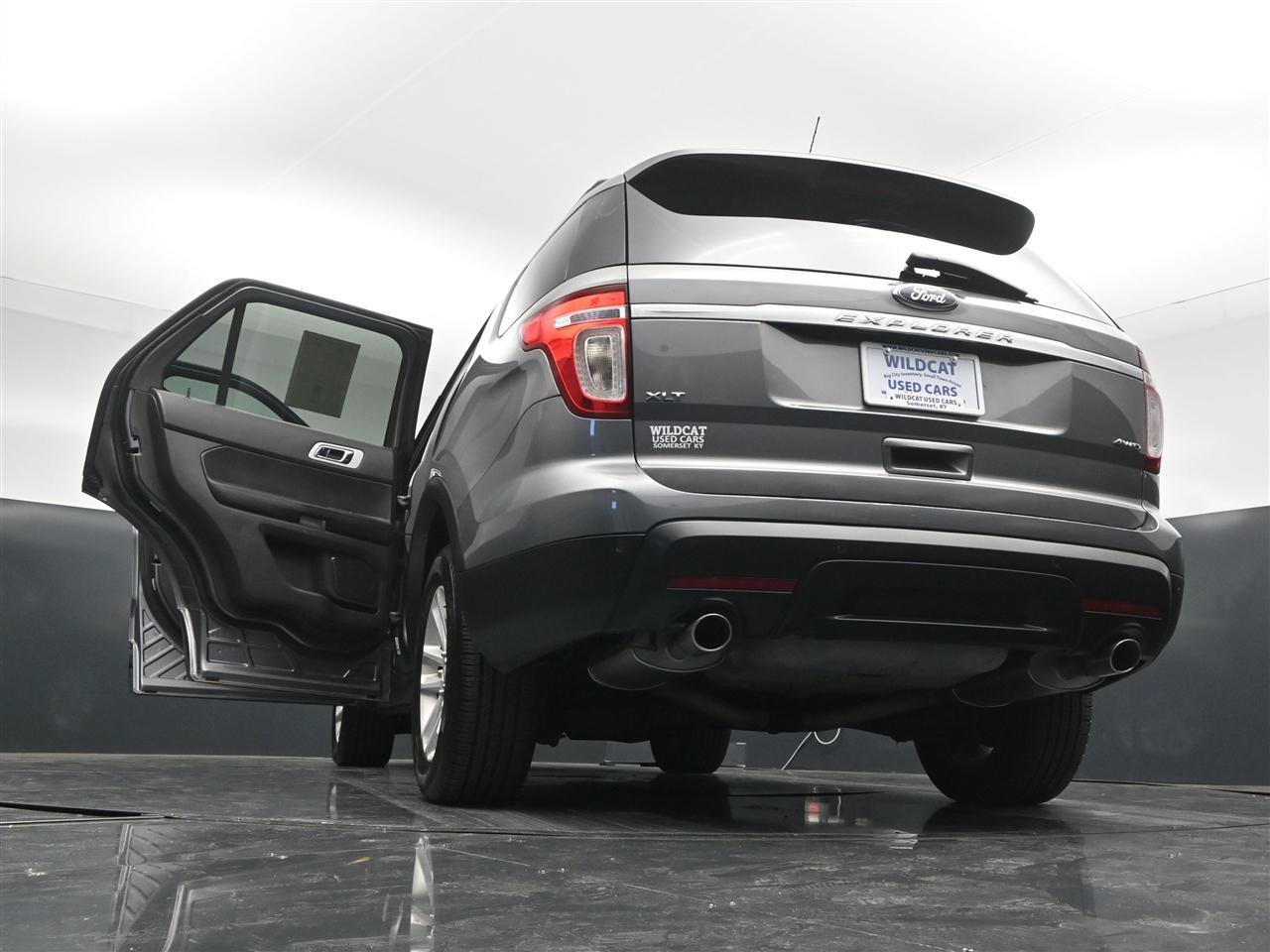 Used 2014 Ford Explorer XLT AWD/4WD image 40