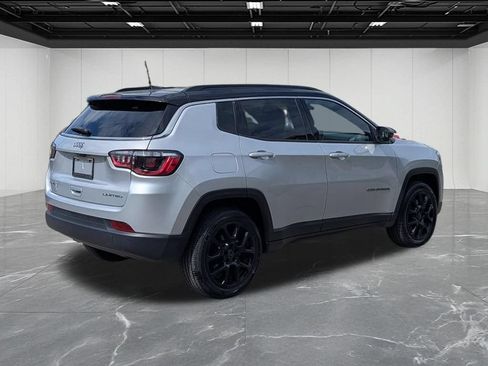 Used 2025 Jeep Compass Limited AWD/4WD image 5
