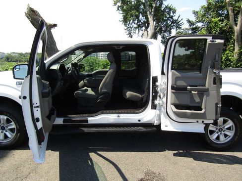 Used 2018 Ford F150 XLT w/ Trailer Tow Package AWD/4WD image 12