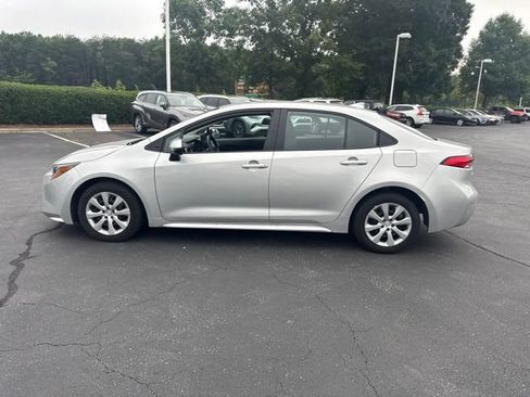 Used 2025 Toyota Corolla LE FWD image 8
