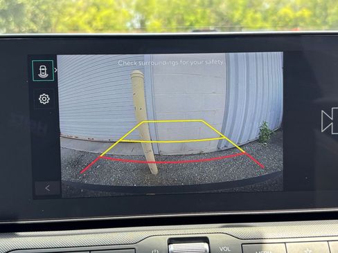 Used 2025 Kia K4 LXS image 40