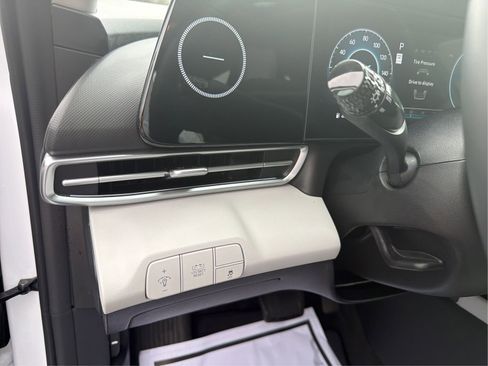 Certified 2025 Hyundai Elantra Limited image 20