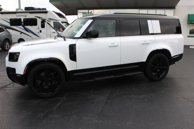Used 2026 Land Rover Defender 130 V8 AWD/4WD image 17