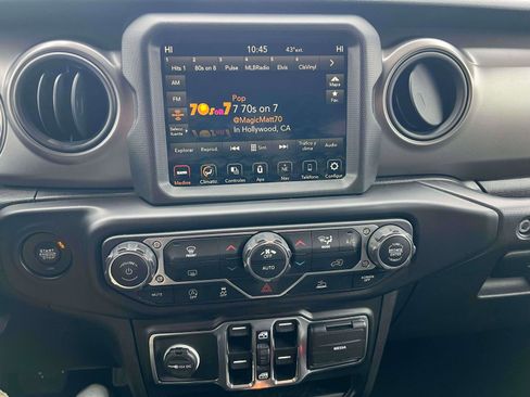 Used 2022 Jeep Wrangler Unlimited Sport image 18