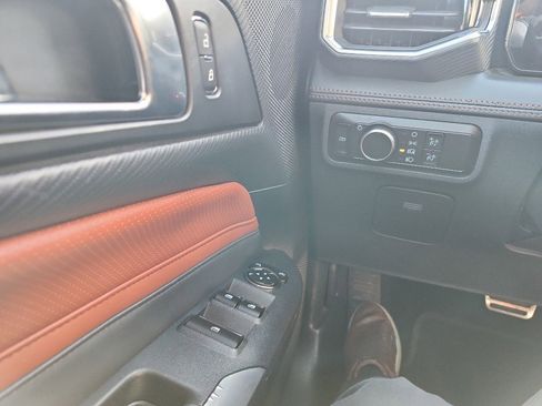 Used 2024 Ford Mustang Premium image 21