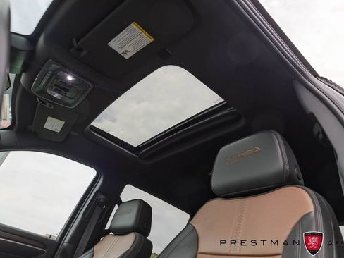 Used 2024 Chevrolet Silverado 2500 High Country w/ Technology Package AWD/4WD image 5