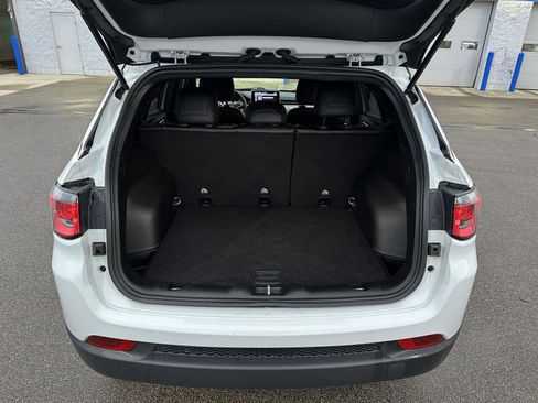 Used 2023 Jeep Compass Limited AWD/4WD image 7