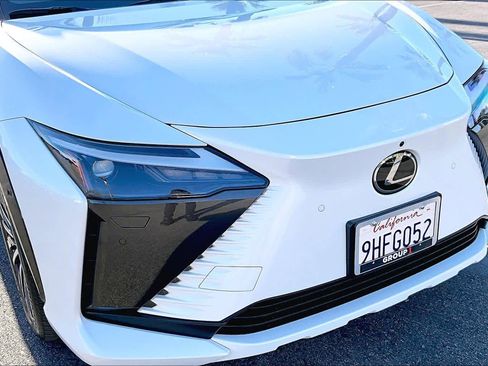 Used 2023 Lexus RZ 450e Premium image 28