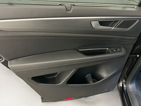 Used 2025 Volkswagen Atlas Cross Sport SE image 27