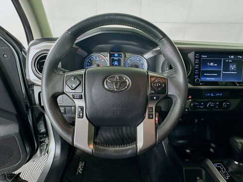 Used 2022 Toyota Tacoma SR5 w/ Technology Package RWD image 15