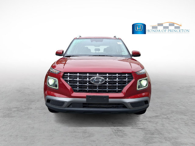 Used 2024 Hyundai Venue Limited FWD image 2