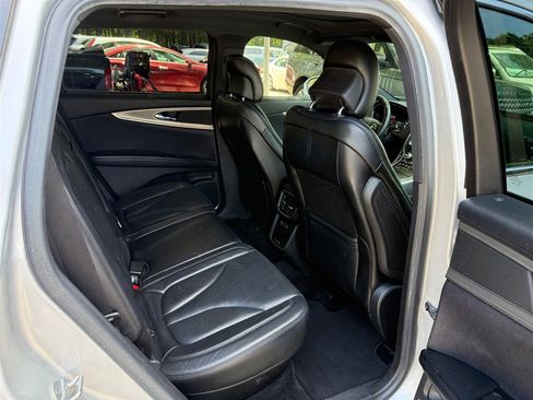 Used 2016 Lincoln MKX Reserve w/ Climate Package FWD image 23