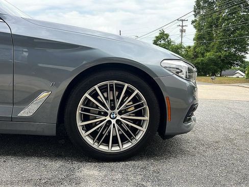 Used 2018 BMW 530e w/ Premium Package 2 RWD image 24