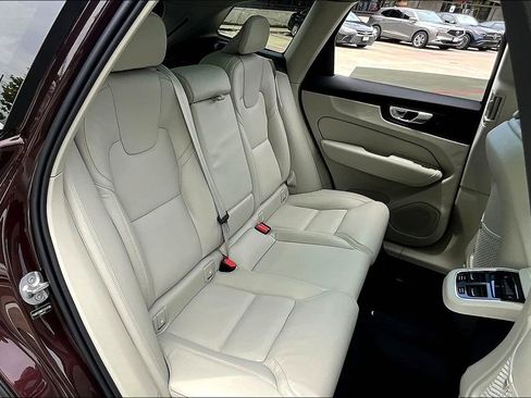 New 2026 Volvo XC60 B5 Ultra w/ Protection Package Premier AWD/4WD image 16