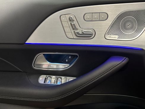 New 2025 Mercedes-Benz GLS 580 4MATIC image 7