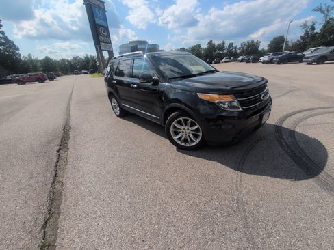 Used 2015 Ford Explorer Limited w/ Equipment Group 301A AWD/4WD image 11