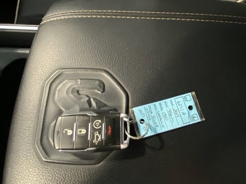 Used 2024 RAM 1500 Laramie image 44