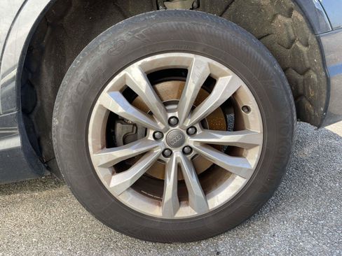 Used 2018 Audi Q7 3.0T Premium Plus image 3