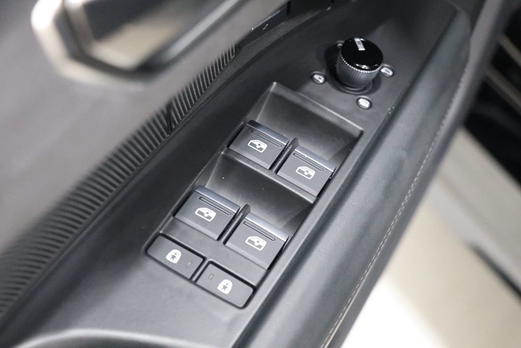 Used 2024 Audi RS e-tron GT w/ Carbon Performance Package AWD/4WD image 19