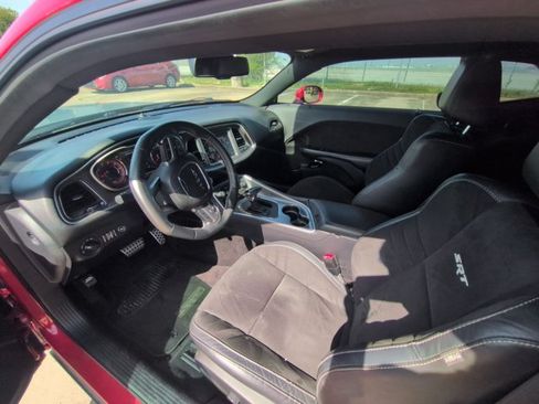 Used 2015 Dodge Challenger SRT Hellcat RWD image 9