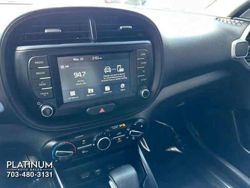 Used 2020 Kia Soul S image 12