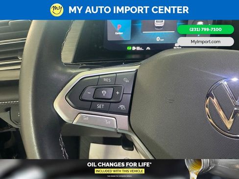 Used 2024 Volkswagen Atlas Cross Sport SE AWD/4WD image 19