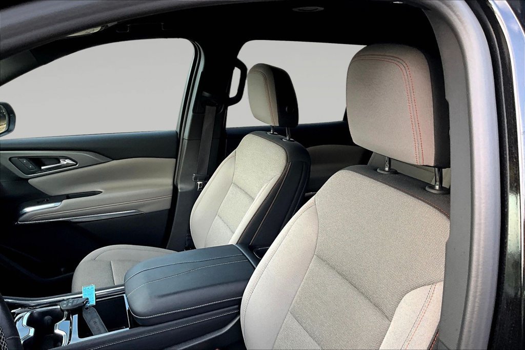 Used 2026 Chevrolet Traverse LT w/ Driver Confidence Package AWD/4WD image 23