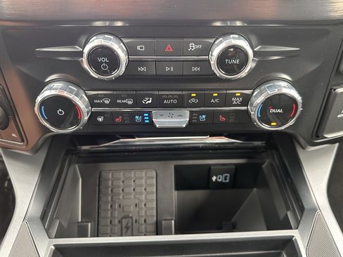 Used 2026 Ford F350 Lariat w/ Tremor Off-Road Package AWD/4WD image 19