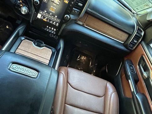 Certified 2022 RAM 1500 Limited image 11