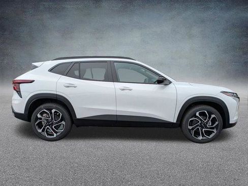 New 2026 Chevrolet Trax RS w/ Sunroof Package FWD image 3