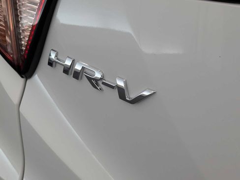 Used 2018 Honda HR-V EX image 13