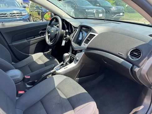 Used 2016 Chevrolet Cruze LT FWD image 14