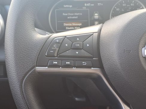 Used 2025 Nissan Versa SV image 14