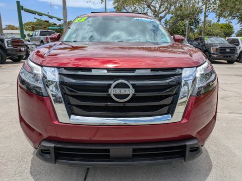 Used 2022 Nissan Pathfinder SV FWD image 8