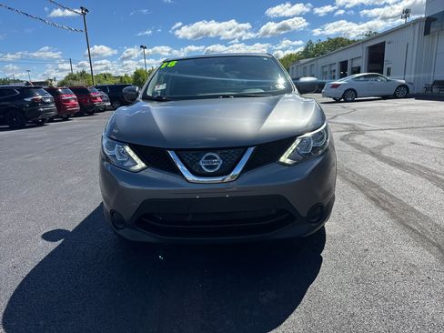 Used 2018 Nissan Rogue Sport S w/ S Appearance Package AWD/4WD image 6