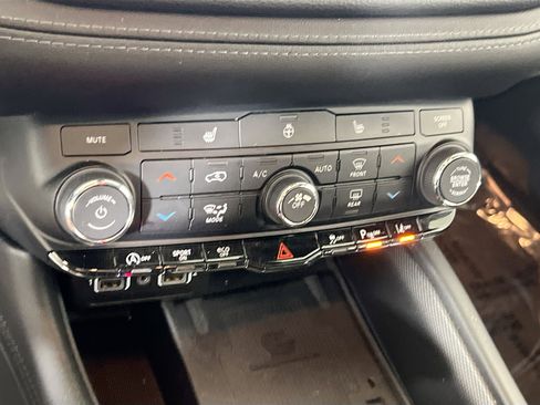 Used 2022 Dodge Durango GT AWD/4WD image 16
