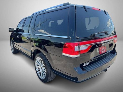 Used 2017 Lincoln Navigator L Reserve AWD/4WD image 4