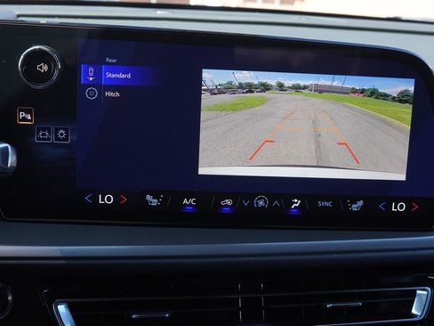 New 2026 Chevrolet Traverse LT image 23