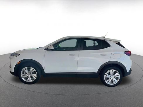 Used 2025 Buick Encore GX Preferred FWD image 9