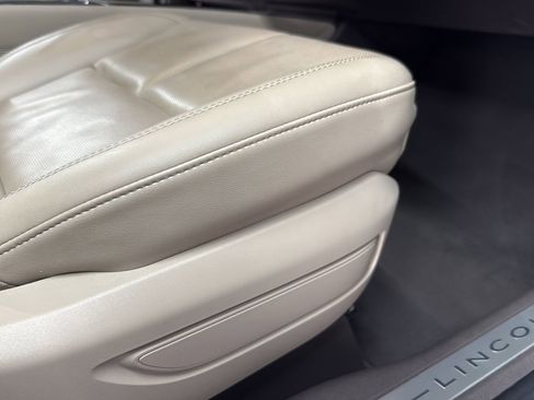 Used 2022 Lincoln Corsair Reserve w/ Equipment Group 201A AWD/4WD image 23