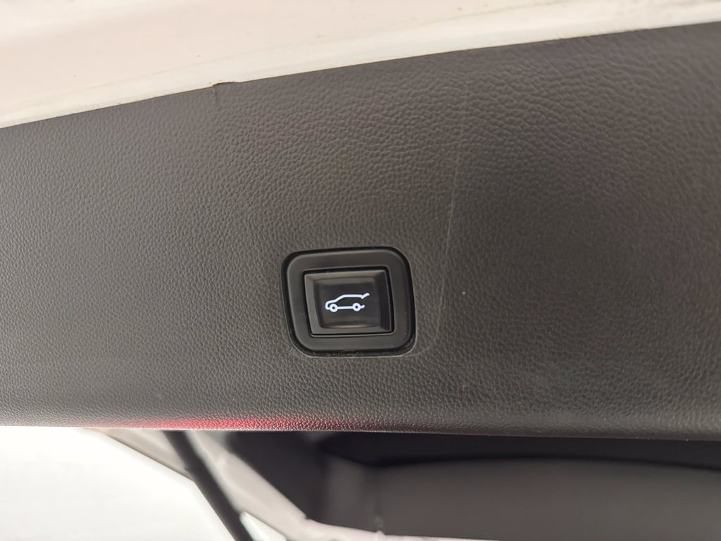 Used 2021 Chevrolet Traverse Premier w/ LPO, Floor Liner Package AWD/4WD image 8