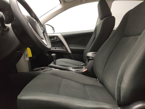 Used 2018 Toyota RAV4 LE w/ All Weather Liner Package AWD/4WD image 17