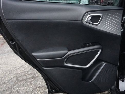 Used 2022 Kia Soul LX w/ Technology Package image 21